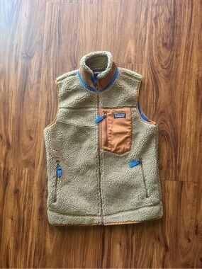 Patagonia Women's Classic Retro-X® Vest in Nest Brown Size Medium